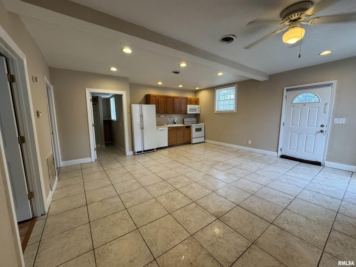 505 MAIN Street, Carbondale, Illinois 62901, 7 Bedrooms Bedrooms, 0 ,1 BathroomBathrooms,Residential,For Sale,MAIN,0,RMAEB459452