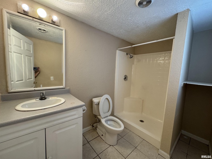 505 MAIN Street, Carbondale, Illinois 62901, 7 Bedrooms Bedrooms, 0 ,1 BathroomBathrooms,Residential,For Sale,MAIN,0,RMAEB459452
