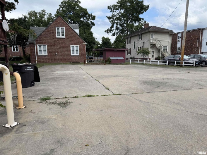 505 MAIN Street, Carbondale, Illinois 62901, 7 Bedrooms Bedrooms, 0 ,1 BathroomBathrooms,Residential,For Sale,MAIN,0,RMAEB459452