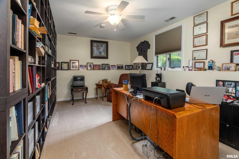 173 Lake Indian Hills Circle, Carbondale, Illinois 62902, 5 Bedrooms Bedrooms, 0 ,3 BathroomsBathrooms,Residential,For Sale,Lake Indian Hills,0,RMAEB459456