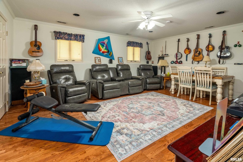 173 Lake Indian Hills Circle, Carbondale, Illinois 62902, 5 Bedrooms Bedrooms, 0 ,3 BathroomsBathrooms,Residential,For Sale,Lake Indian Hills,0,RMAEB459456