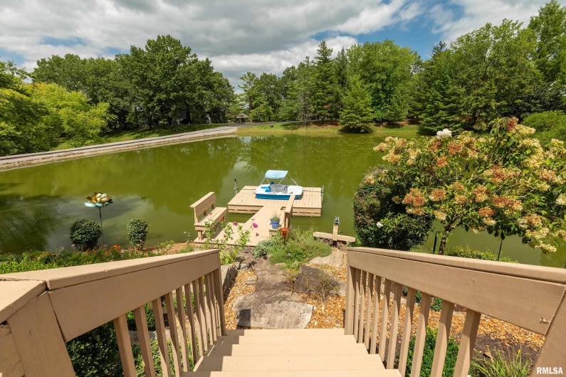 173 Lake Indian Hills Circle, Carbondale, Illinois 62902, 5 Bedrooms Bedrooms, 0 ,3 BathroomsBathrooms,Residential,For Sale,Lake Indian Hills,0,RMAEB459456