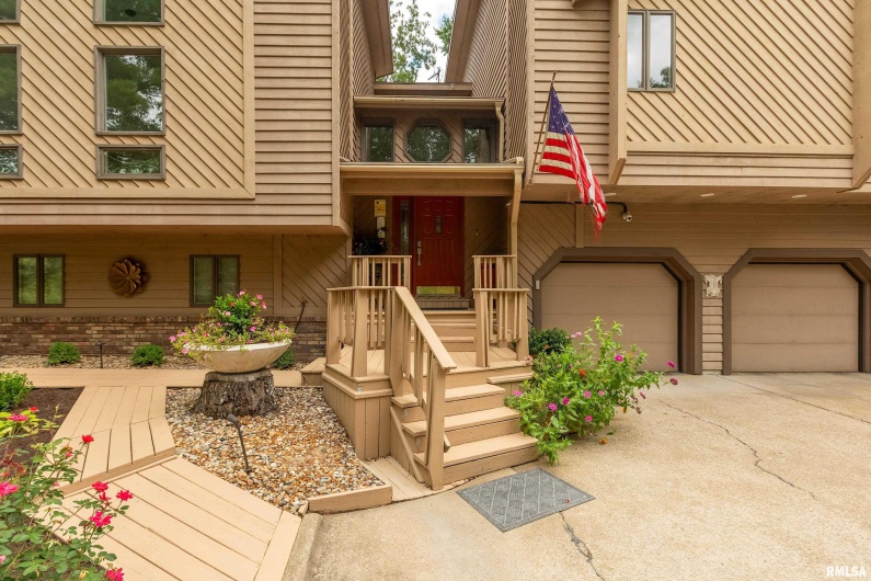 173 Lake Indian Hills Circle, Carbondale, Illinois 62902, 5 Bedrooms Bedrooms, 0 ,3 BathroomsBathrooms,Residential,For Sale,Lake Indian Hills,0,RMAEB459456
