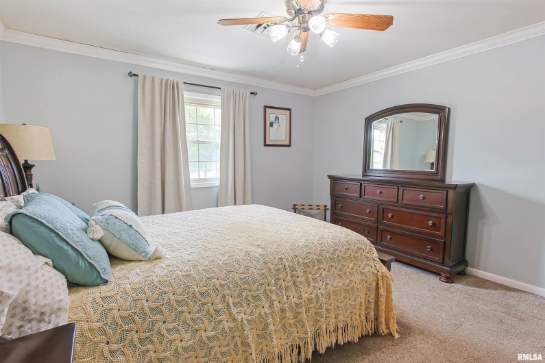 2585 Dylan Drive, Marion, Illinois 62959, 3 Bedrooms Bedrooms, 0 ,2 BathroomsBathrooms,Residential,For Sale,Dylan,0,RMAEB459462