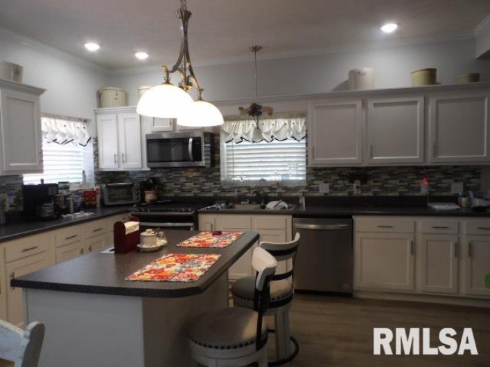 305 CHURCH Street, Harrisburg, Illinois 62946, 3 Bedrooms Bedrooms, 0 ,2 BathroomsBathrooms,Residential,For Sale,CHURCH,0,RMAEB459468