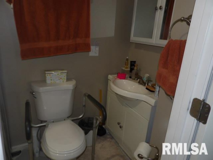 305 CHURCH Street, Harrisburg, Illinois 62946, 3 Bedrooms Bedrooms, 0 ,2 BathroomsBathrooms,Residential,For Sale,CHURCH,0,RMAEB459468