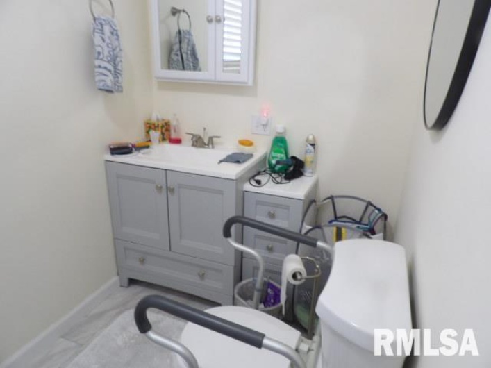 305 CHURCH Street, Harrisburg, Illinois 62946, 3 Bedrooms Bedrooms, 0 ,2 BathroomsBathrooms,Residential,For Sale,CHURCH,0,RMAEB459468