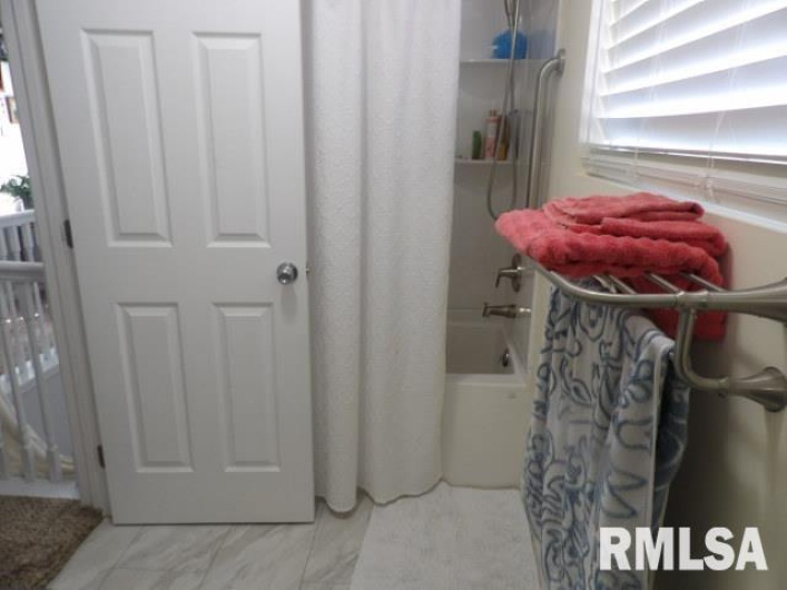 305 CHURCH Street, Harrisburg, Illinois 62946, 3 Bedrooms Bedrooms, 0 ,2 BathroomsBathrooms,Residential,For Sale,CHURCH,0,RMAEB459468