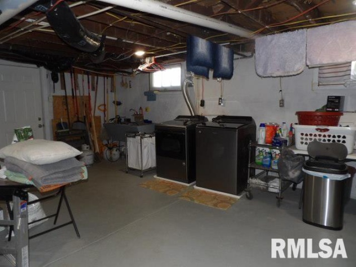 305 CHURCH Street, Harrisburg, Illinois 62946, 3 Bedrooms Bedrooms, 0 ,2 BathroomsBathrooms,Residential,For Sale,CHURCH,0,RMAEB459468