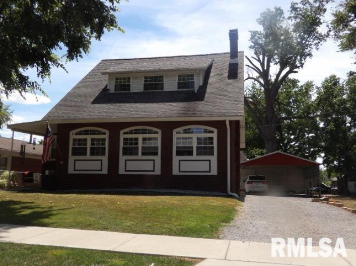 305 CHURCH Street, Harrisburg, Illinois 62946, 3 Bedrooms Bedrooms, 0 ,2 BathroomsBathrooms,Residential,For Sale,CHURCH,0,RMAEB459468