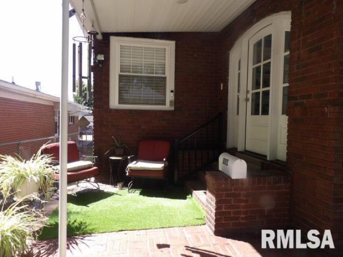 305 CHURCH Street, Harrisburg, Illinois 62946, 3 Bedrooms Bedrooms, 0 ,2 BathroomsBathrooms,Residential,For Sale,CHURCH,0,RMAEB459468