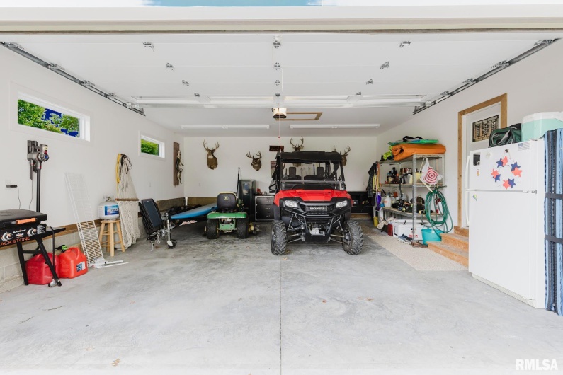 12050 MALIBU Lane, Marion, Illinois 62959, 4 Bedrooms Bedrooms, 0 ,2 BathroomsBathrooms,Residential,For Sale,MALIBU,0,RMAEB459470