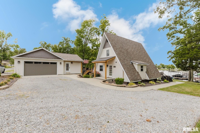 12050 MALIBU Lane, Marion, Illinois 62959, 4 Bedrooms Bedrooms, 0 ,2 BathroomsBathrooms,Residential,For Sale,MALIBU,0,RMAEB459470