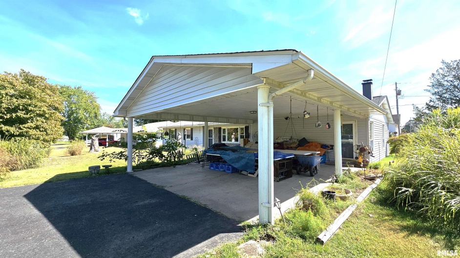 1216 17TH Street, Herrin, Illinois 62948, 3 Bedrooms Bedrooms, 0 ,2 BathroomsBathrooms,Residential,For Sale,17TH,0,RMAEB459479