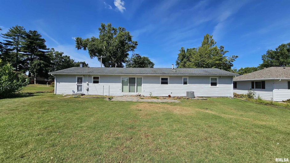1216 17TH Street, Herrin, Illinois 62948, 3 Bedrooms Bedrooms, 0 ,2 BathroomsBathrooms,Residential,For Sale,17TH,0,RMAEB459479