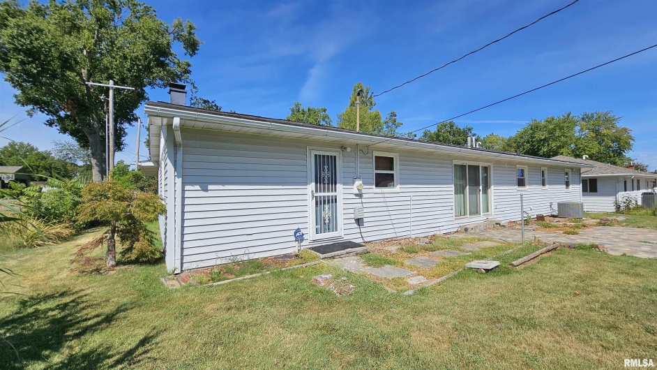 1216 17TH Street, Herrin, Illinois 62948, 3 Bedrooms Bedrooms, 0 ,2 BathroomsBathrooms,Residential,For Sale,17TH,0,RMAEB459479