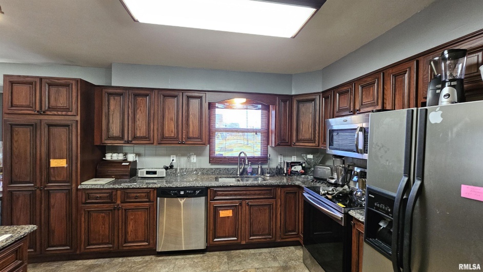 1216 17TH Street, Herrin, Illinois 62948, 3 Bedrooms Bedrooms, 0 ,2 BathroomsBathrooms,Residential,For Sale,17TH,0,RMAEB459479