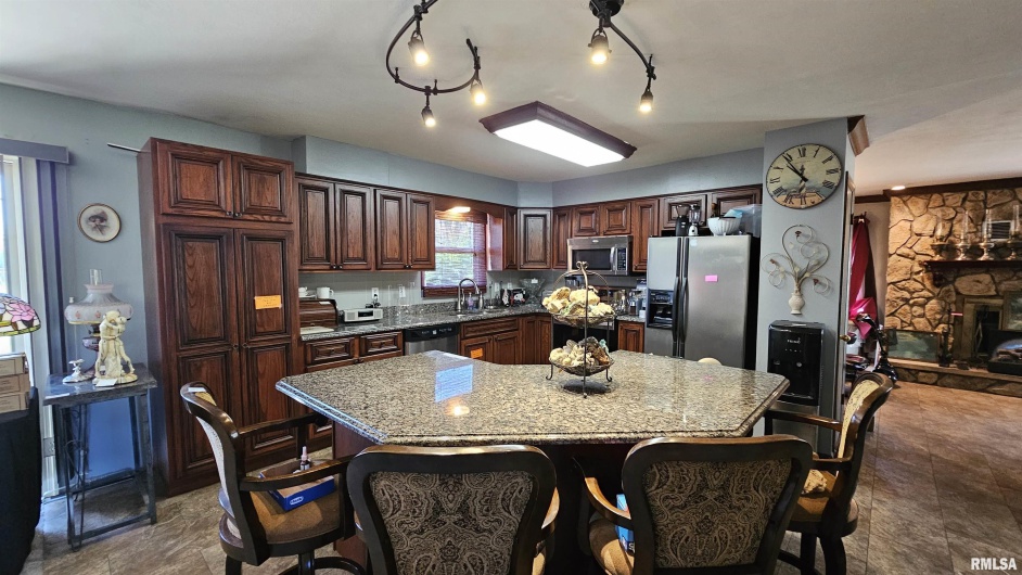 1216 17TH Street, Herrin, Illinois 62948, 3 Bedrooms Bedrooms, 0 ,2 BathroomsBathrooms,Residential,For Sale,17TH,0,RMAEB459479