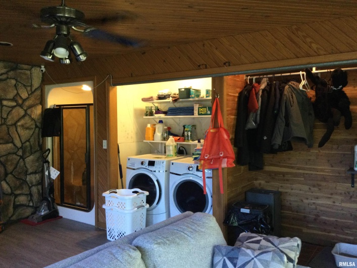 213 Lingale Avenue, Marion, Illinois 62959, 3 Bedrooms Bedrooms, 0 ,2 BathroomsBathrooms,Residential,For Sale,Lingale,0,RMAQC4266794