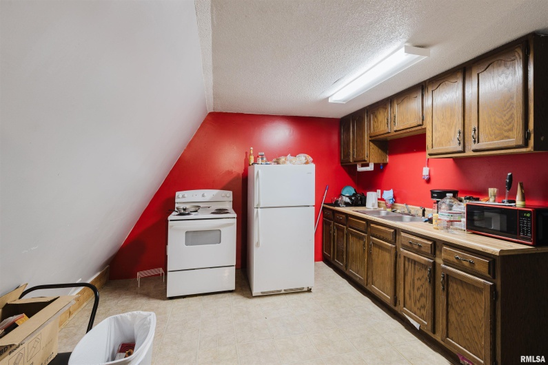 816 DIVISION Street, Carterville, Illinois 62918, 2 Bedrooms Bedrooms, 0 ,1 BathroomBathrooms,Residential,For Sale,DIVISION,0,RMAQC4266799