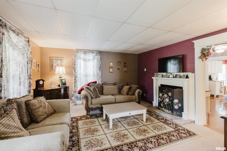816 DIVISION Street, Carterville, Illinois 62918, 2 Bedrooms Bedrooms, 0 ,1 BathroomBathrooms,Residential,For Sale,DIVISION,0,RMAQC4266799