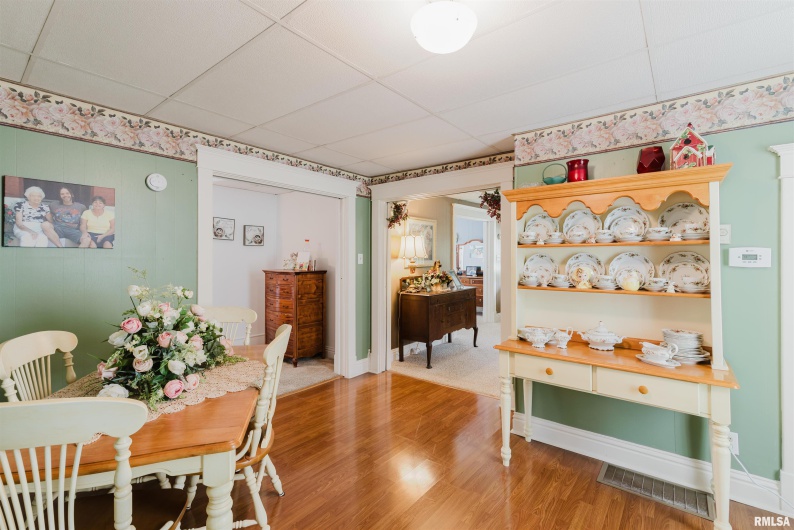 816 DIVISION Street, Carterville, Illinois 62918, 2 Bedrooms Bedrooms, 0 ,1 BathroomBathrooms,Residential,For Sale,DIVISION,0,RMAQC4266799