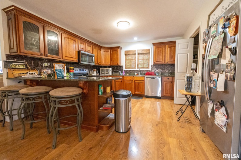 575 Wildcat Bluff Road, Vienna, Illinois 62995, 4 Bedrooms Bedrooms, 0 ,3 BathroomsBathrooms,Residential,For Sale,Wildcat Bluff,0,RMACA1038825