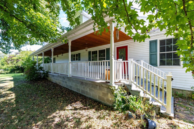 575 Wildcat Bluff Road, Vienna, Illinois 62995, 4 Bedrooms Bedrooms, 0 ,3 BathroomsBathrooms,Residential,For Sale,Wildcat Bluff,0,RMACA1038825