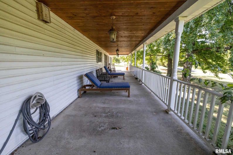 575 Wildcat Bluff Road, Vienna, Illinois 62995, 4 Bedrooms Bedrooms, 0 ,3 BathroomsBathrooms,Residential,For Sale,Wildcat Bluff,0,RMACA1038825