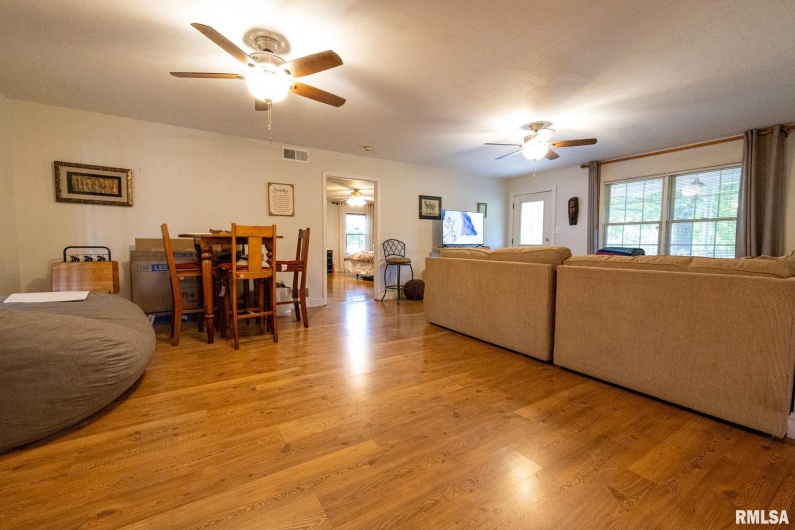 575 Wildcat Bluff Road, Vienna, Illinois 62995, 4 Bedrooms Bedrooms, 0 ,3 BathroomsBathrooms,Residential,For Sale,Wildcat Bluff,0,RMACA1038825