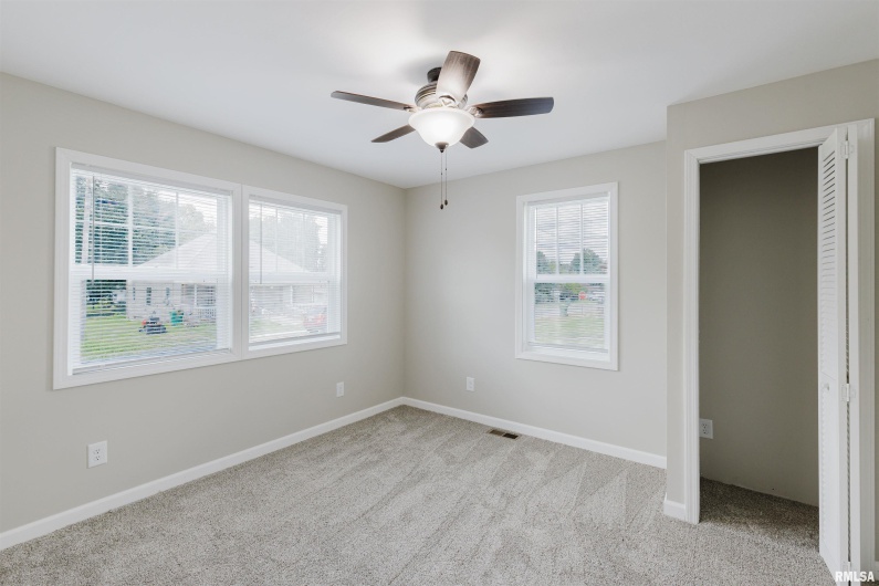 1305 DAVIS Avenue, Johnston City, Illinois 62951, 2 Bedrooms Bedrooms, 0 ,1 BathroomBathrooms,Residential,For Sale,DAVIS,0,RMAQC4266801