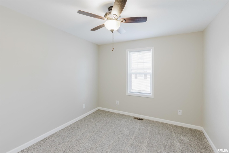 1305 DAVIS Avenue, Johnston City, Illinois 62951, 2 Bedrooms Bedrooms, 0 ,1 BathroomBathrooms,Residential,For Sale,DAVIS,0,RMAQC4266801