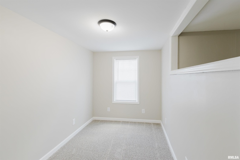 1305 DAVIS Avenue, Johnston City, Illinois 62951, 2 Bedrooms Bedrooms, 0 ,1 BathroomBathrooms,Residential,For Sale,DAVIS,0,RMAQC4266801