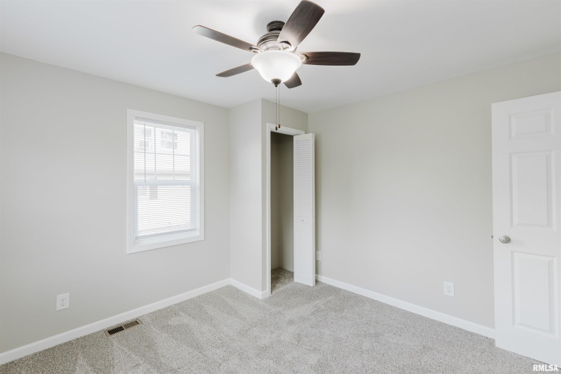 1305 DAVIS Avenue, Johnston City, Illinois 62951, 2 Bedrooms Bedrooms, 0 ,1 BathroomBathrooms,Residential,For Sale,DAVIS,0,RMAQC4266801