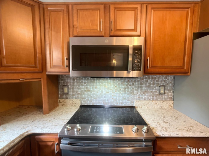 8994 Old Highway 13 Highway, Murphysboro, Illinois 62966, 4 Bedrooms Bedrooms, 0 ,2 BathroomsBathrooms,Residential,For Sale,Old Highway 13,0,RMAEB459484