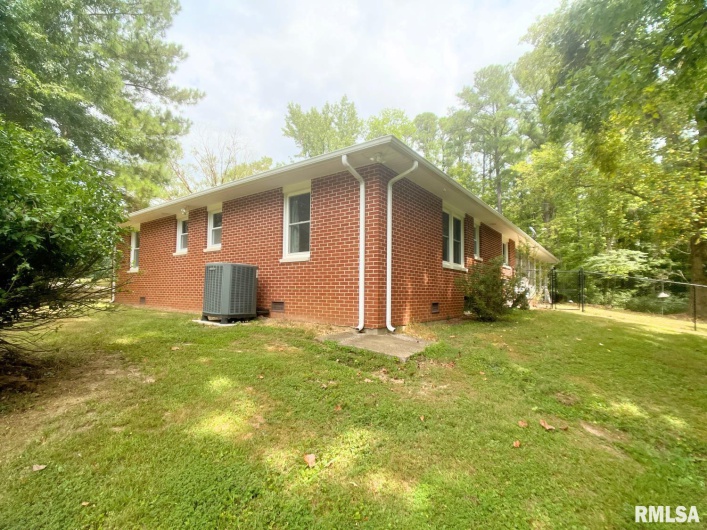 8994 Old Highway 13 Highway, Murphysboro, Illinois 62966, 4 Bedrooms Bedrooms, 0 ,2 BathroomsBathrooms,Residential,For Sale,Old Highway 13,0,RMAEB459484