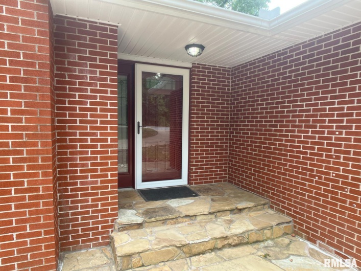 8994 Old Highway 13 Highway, Murphysboro, Illinois 62966, 4 Bedrooms Bedrooms, 0 ,2 BathroomsBathrooms,Residential,For Sale,Old Highway 13,0,RMAEB459484