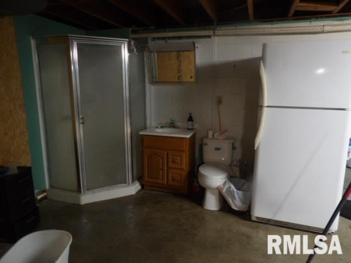 736 MILL Street, Carrier Mills, Illinois 62917, 3 Bedrooms Bedrooms, 0 ,4 BathroomsBathrooms,Residential,For Sale,MILL,0,RMAEB459487