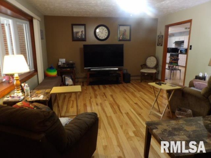 736 MILL Street, Carrier Mills, Illinois 62917, 3 Bedrooms Bedrooms, 0 ,4 BathroomsBathrooms,Residential,For Sale,MILL,0,RMAEB459487