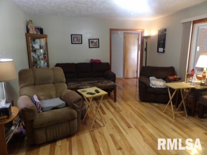 736 MILL Street, Carrier Mills, Illinois 62917, 3 Bedrooms Bedrooms, 0 ,4 BathroomsBathrooms,Residential,For Sale,MILL,0,RMAEB459487