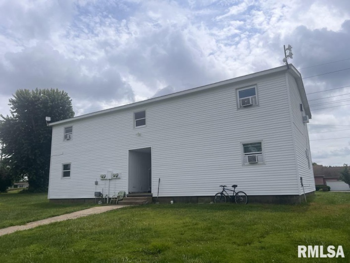 9213 LEISURE Lane, Marion, Illinois 62959, 0 , 0 ,0,Residential Income,For Sale,LEISURE,0,RMAQC4266119