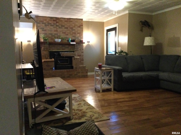 10 MAY Avenue, Buncombe, Illinois 62912, 2 Bedrooms Bedrooms, 0 ,1 BathroomBathrooms,Residential,For Sale,MAY,0,RMAQC4266829