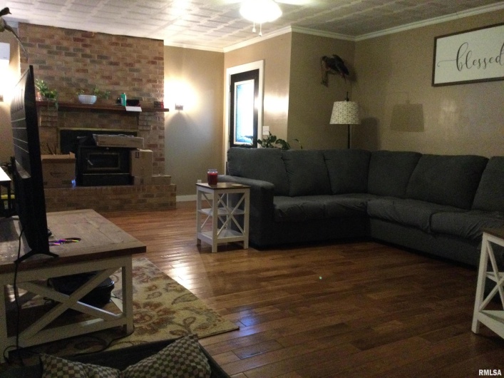 10 MAY Avenue, Buncombe, Illinois 62912, 2 Bedrooms Bedrooms, 0 ,1 BathroomBathrooms,Residential,For Sale,MAY,0,RMAQC4266829