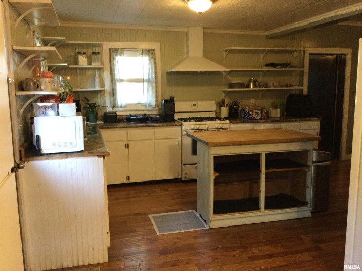 10 MAY Avenue, Buncombe, Illinois 62912, 2 Bedrooms Bedrooms, 0 ,1 BathroomBathrooms,Residential,For Sale,MAY,0,RMAQC4266829