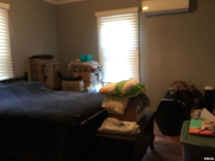 10 MAY Avenue, Buncombe, Illinois 62912, 2 Bedrooms Bedrooms, 0 ,1 BathroomBathrooms,Residential,For Sale,MAY,0,RMAQC4266829