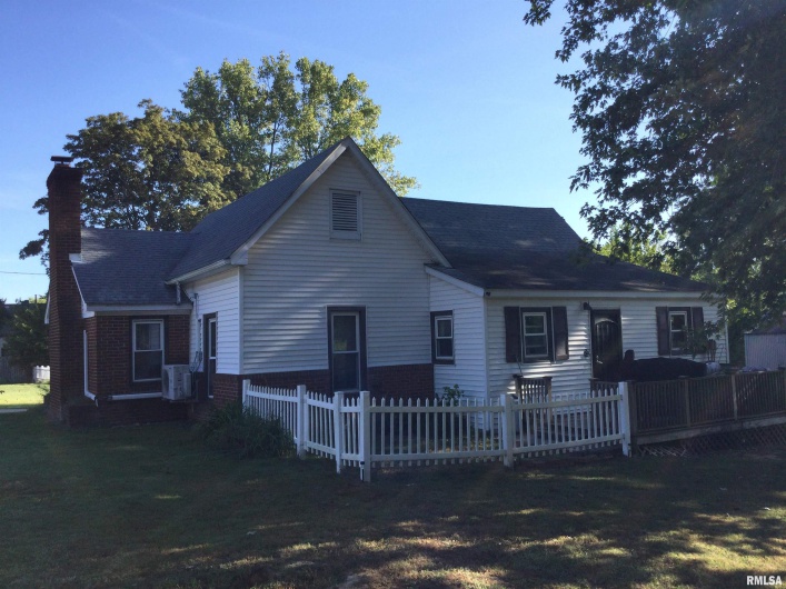 10 MAY Avenue, Buncombe, Illinois 62912, 2 Bedrooms Bedrooms, 0 ,1 BathroomBathrooms,Residential,For Sale,MAY,0,RMAQC4266829