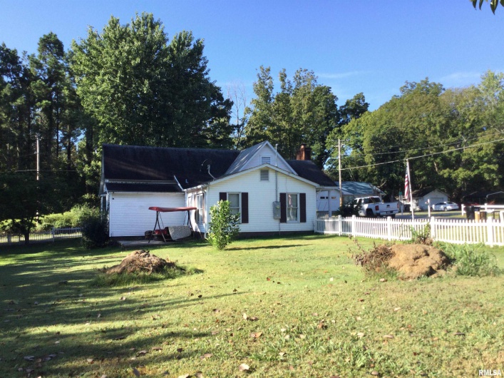 10 MAY Avenue, Buncombe, Illinois 62912, 2 Bedrooms Bedrooms, 0 ,1 BathroomBathrooms,Residential,For Sale,MAY,0,RMAQC4266829