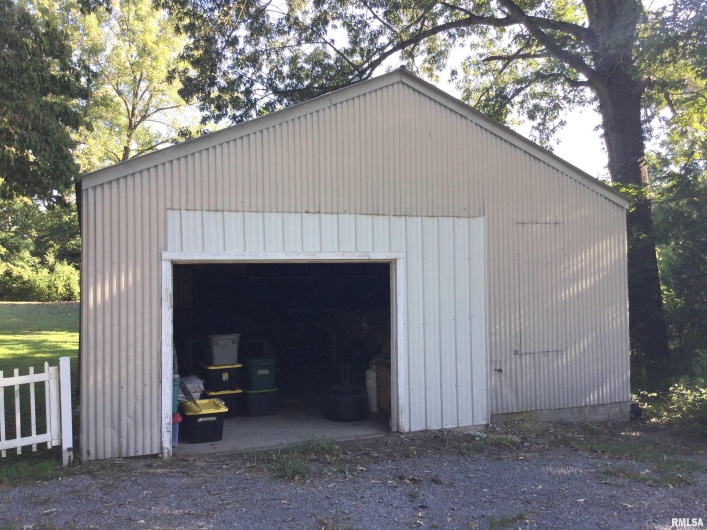 10 MAY Avenue, Buncombe, Illinois 62912, 2 Bedrooms Bedrooms, 0 ,1 BathroomBathrooms,Residential,For Sale,MAY,0,RMAQC4266829