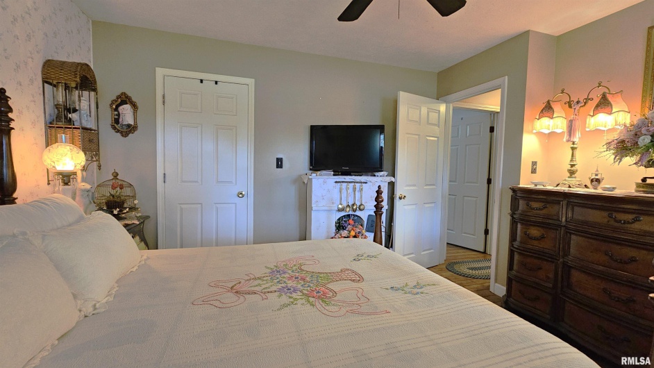 15264 REMINGTON Road, Marion, Illinois 62959, 2 Bedrooms Bedrooms, 0 ,1 BathroomBathrooms,Residential,For Sale,REMINGTON,0,RMAEB459496