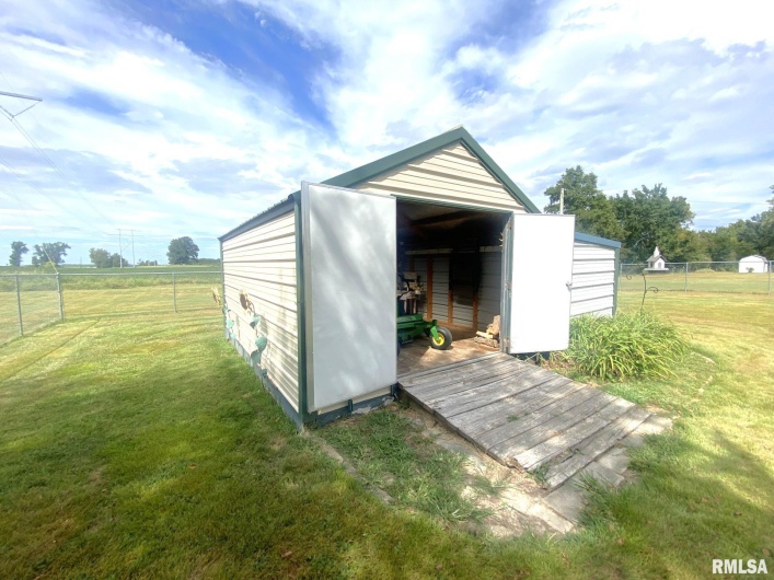 15264 REMINGTON Road, Marion, Illinois 62959, 2 Bedrooms Bedrooms, 0 ,1 BathroomBathrooms,Residential,For Sale,REMINGTON,0,RMAEB459496